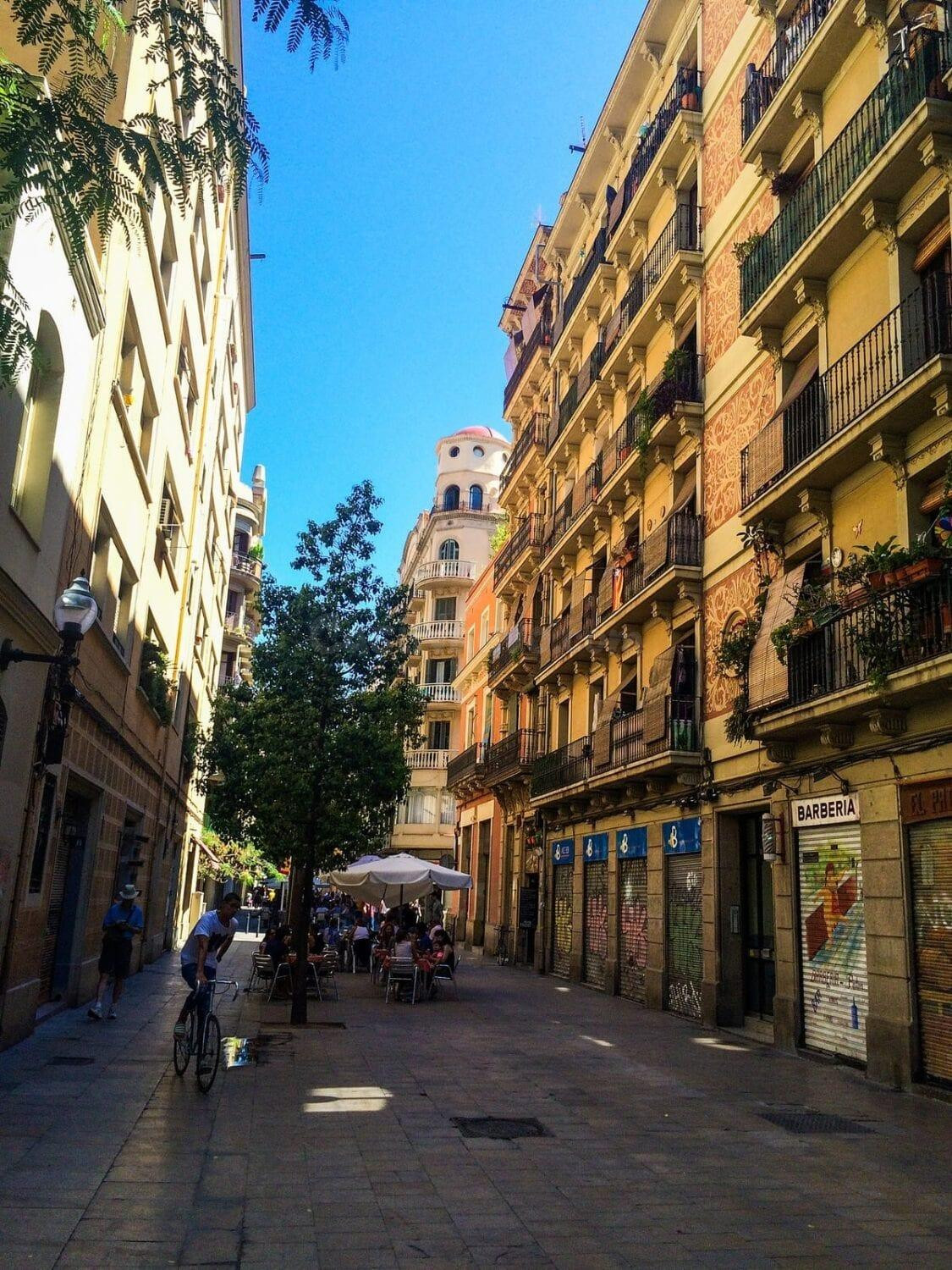Edificio para rehabilitar y finalizar obra - foto 4