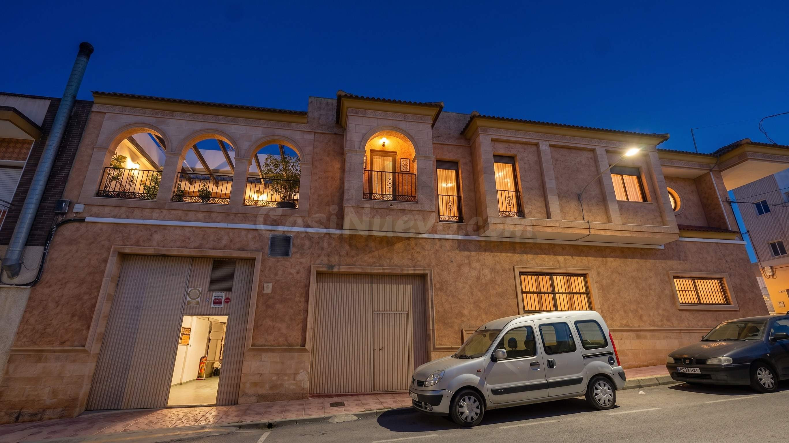 Espectacular Vivienda Unifamiliar esquinera en Guardamar del - foto 3