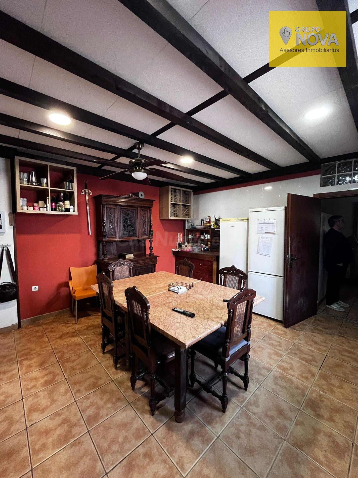 Amplia Casa en Potries, Valencia: Oportunidad Única