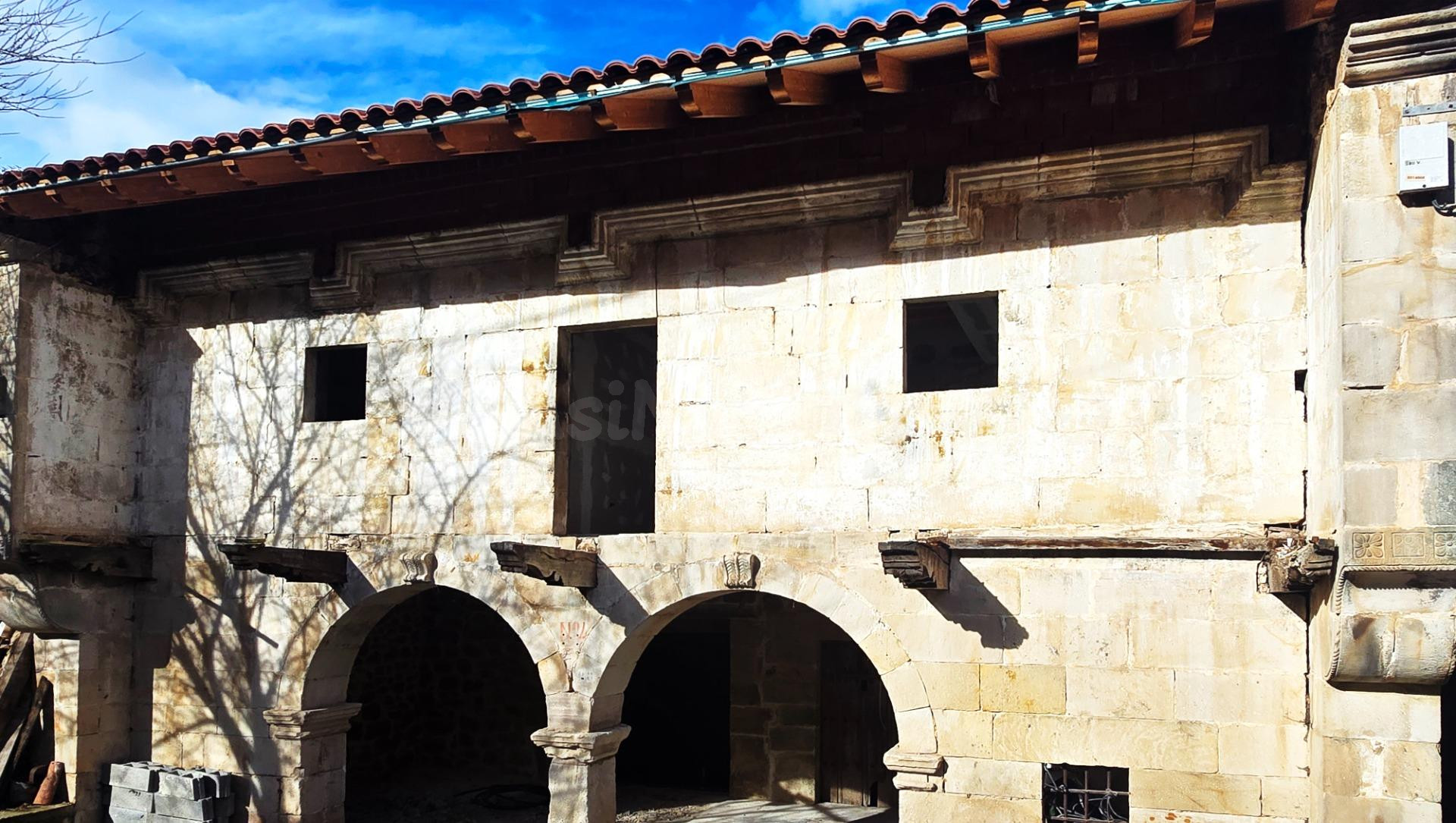 Casona solariega de piedra en Corral–Cohicillos (Cartes, Can - foto 2