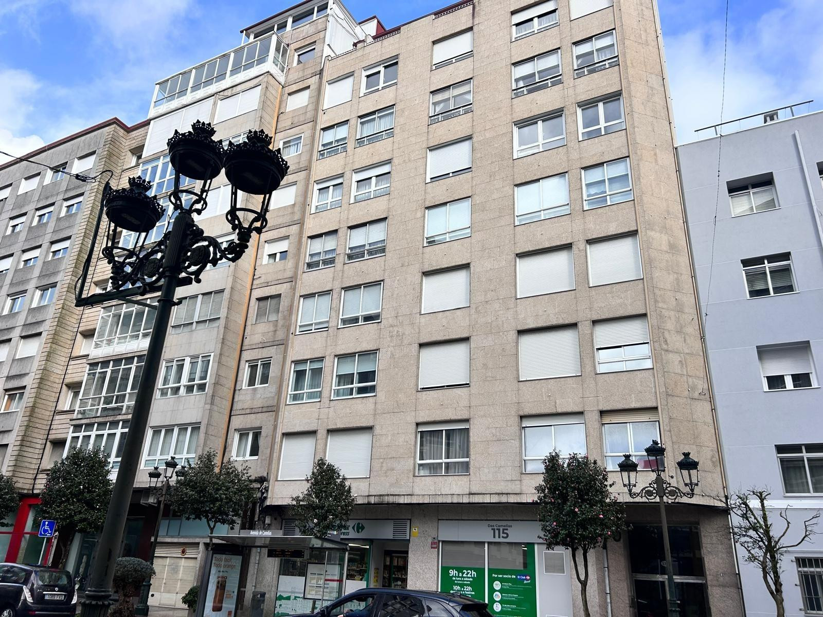 PISO CON GRAN POTENCIAL EN CAMELIAS