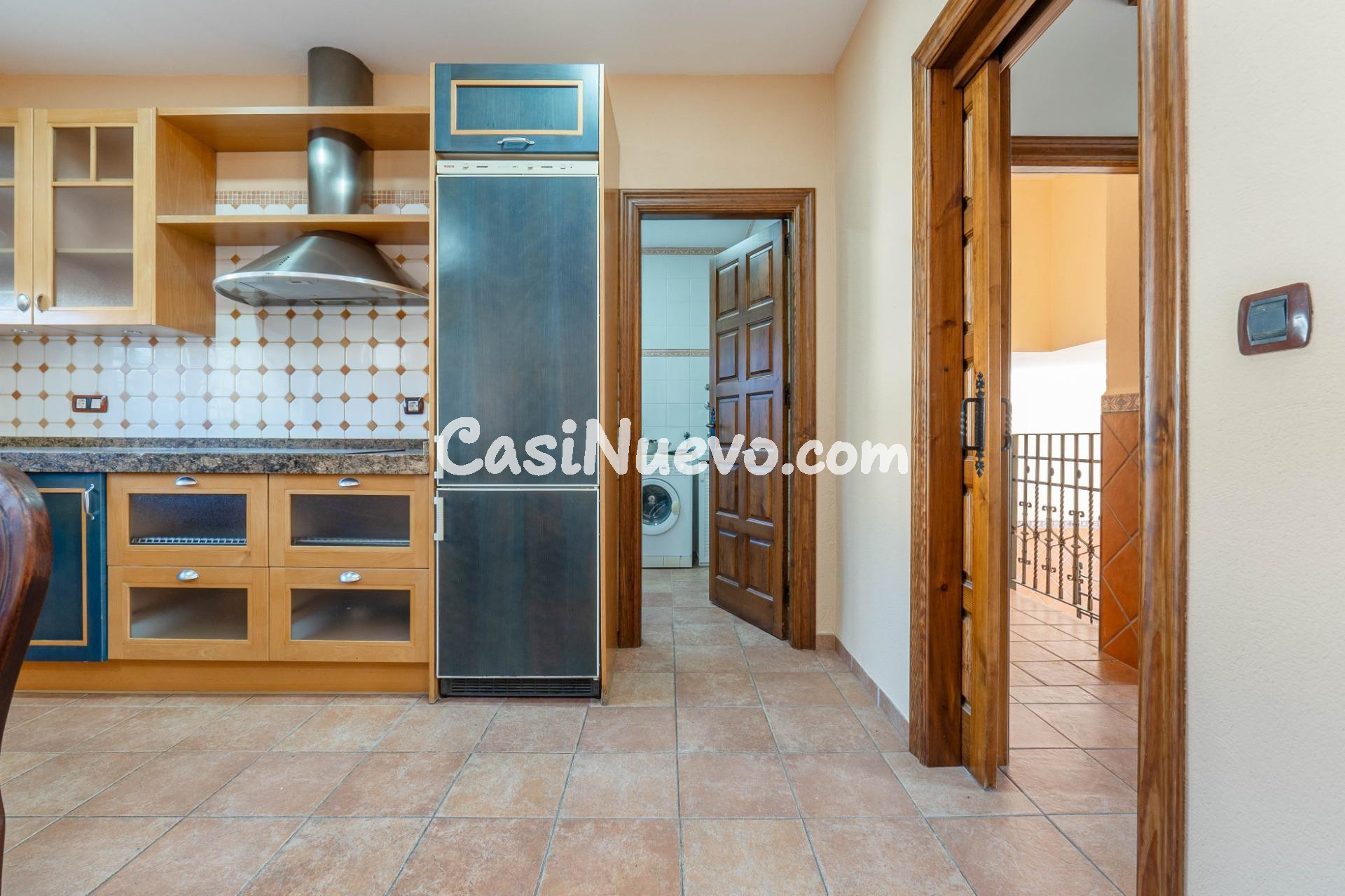 Chalet de 505 m2 construidos con piscina y jardines. 5 dormi - foto 24