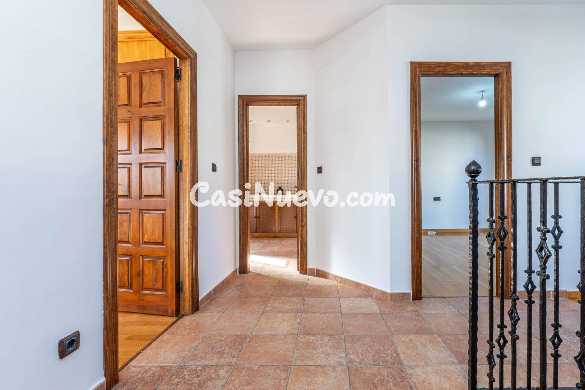 Chalet de 505 m2 construidos con piscina y jardines. 5 dormi - foto 36