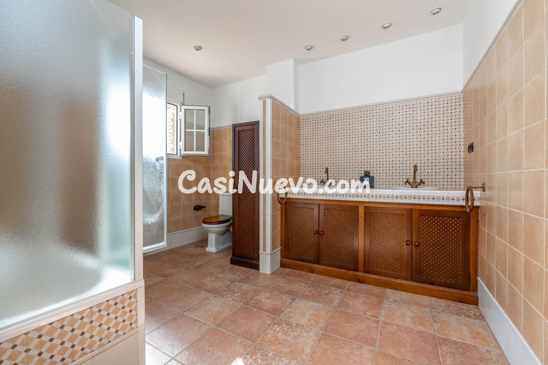 Chalet de 505 m2 construidos con piscina y jardines. 5 dormi - foto 37