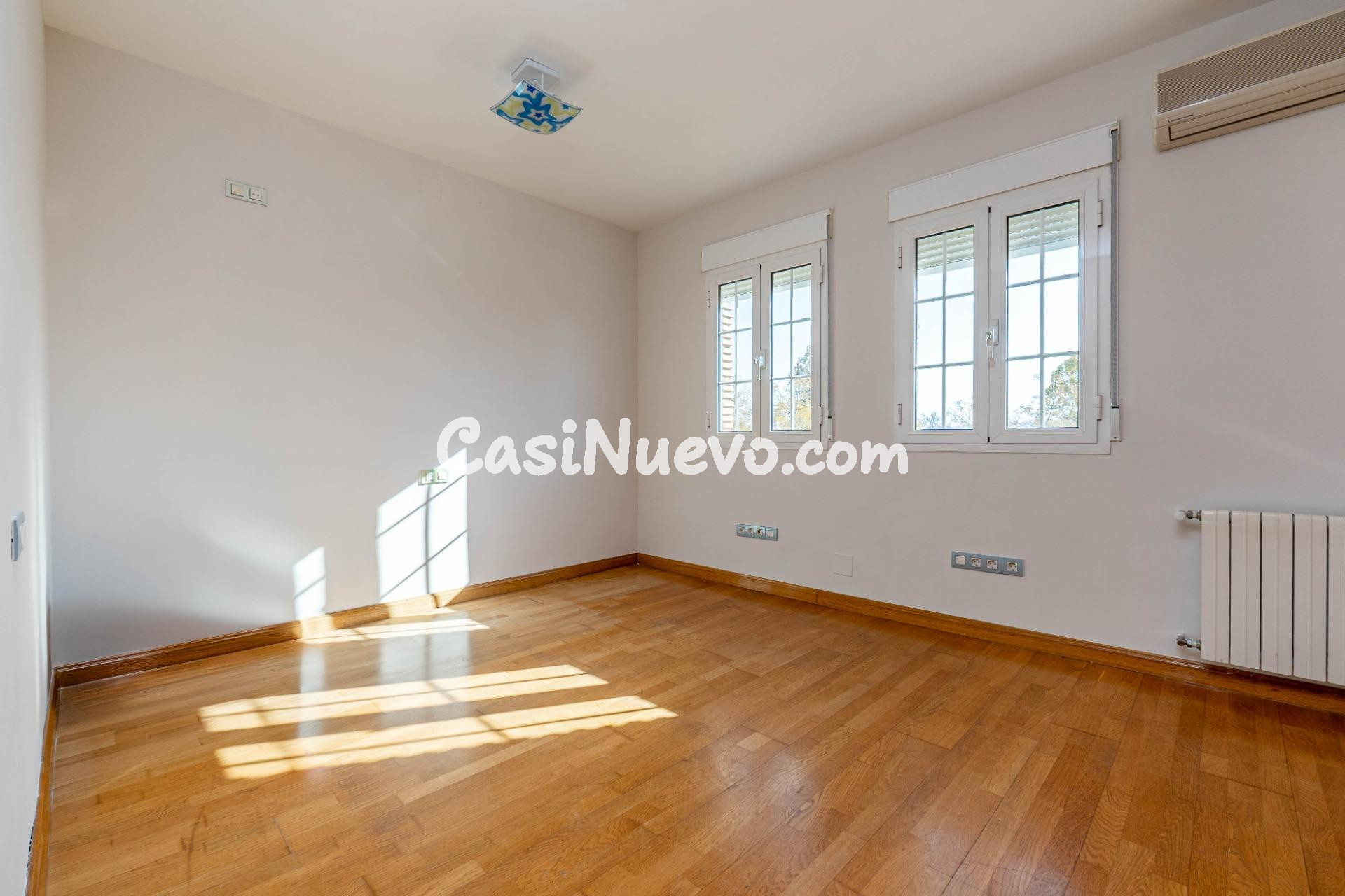 Chalet de 505 m2 construidos con piscina y jardines. 5 dormi - foto 41