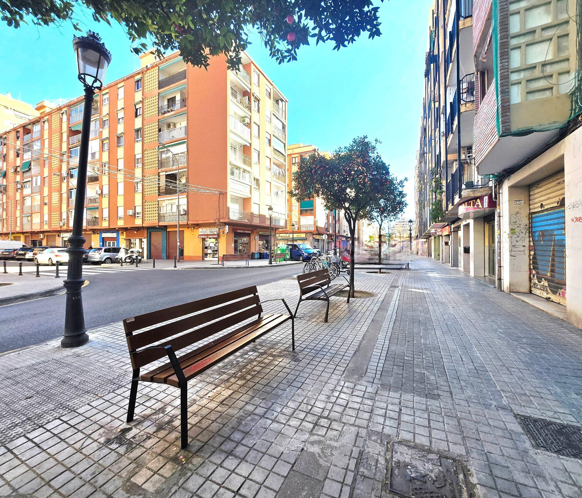 Local con infinitas posibilidades en el corazón de Ayora - foto 2