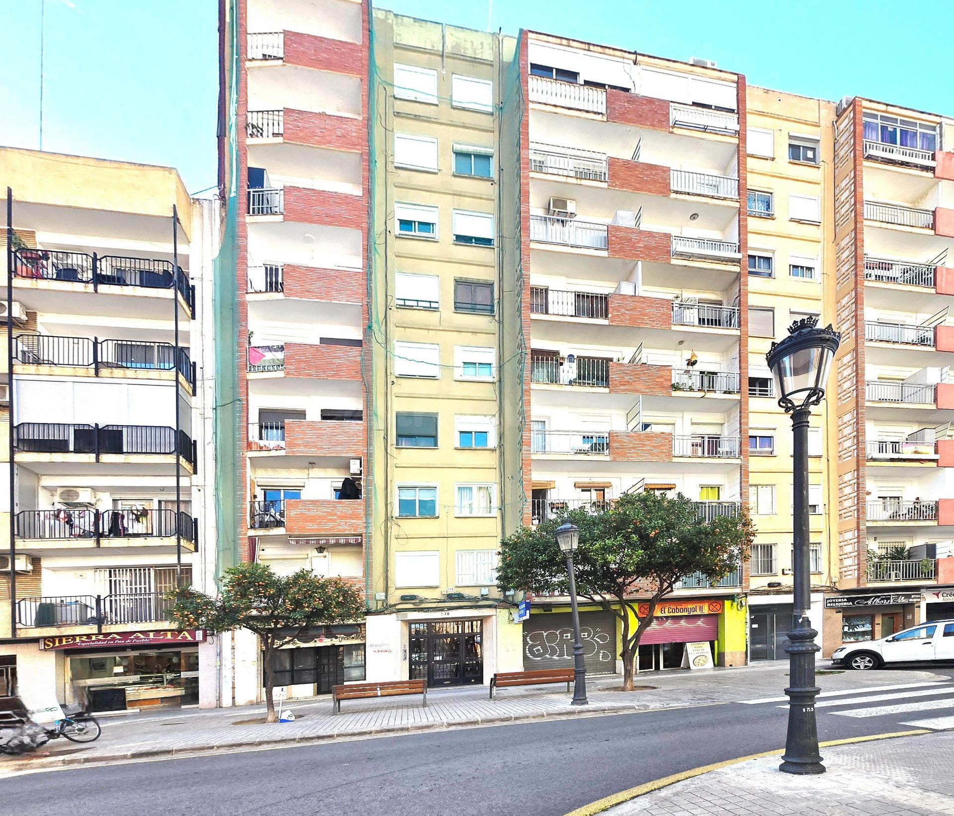 Local con infinitas posibilidades en el corazón de Ayora - foto 3