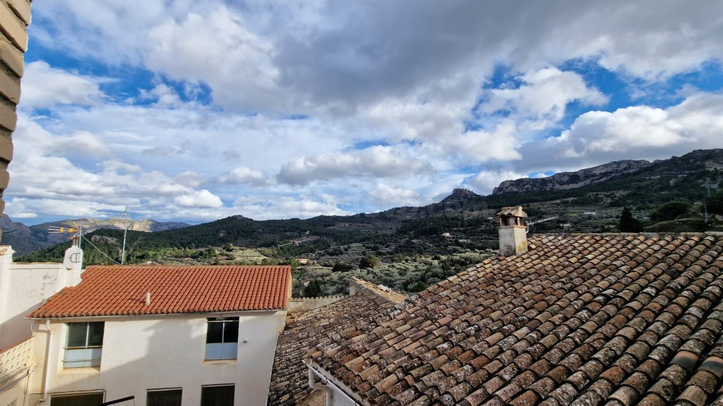 Casa de pueblo en Alquiler en Confrides Alicante