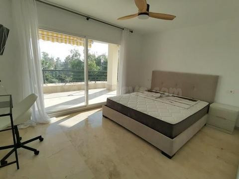 ENTRE ESTEPONA Y PUERTO BANÚS, APARTAMENTO EN ZONA MUY DEMAN - foto 4