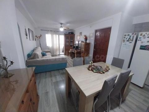 SE VENDE COQUETO PISO DE 75 M2, REFORMADO , EN EL CENTRO DE  - foto 3