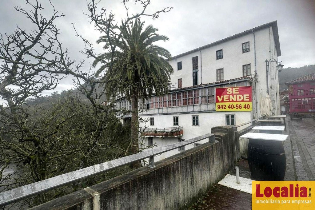 Edificio - Pensión en venta en Puente Viesgo.