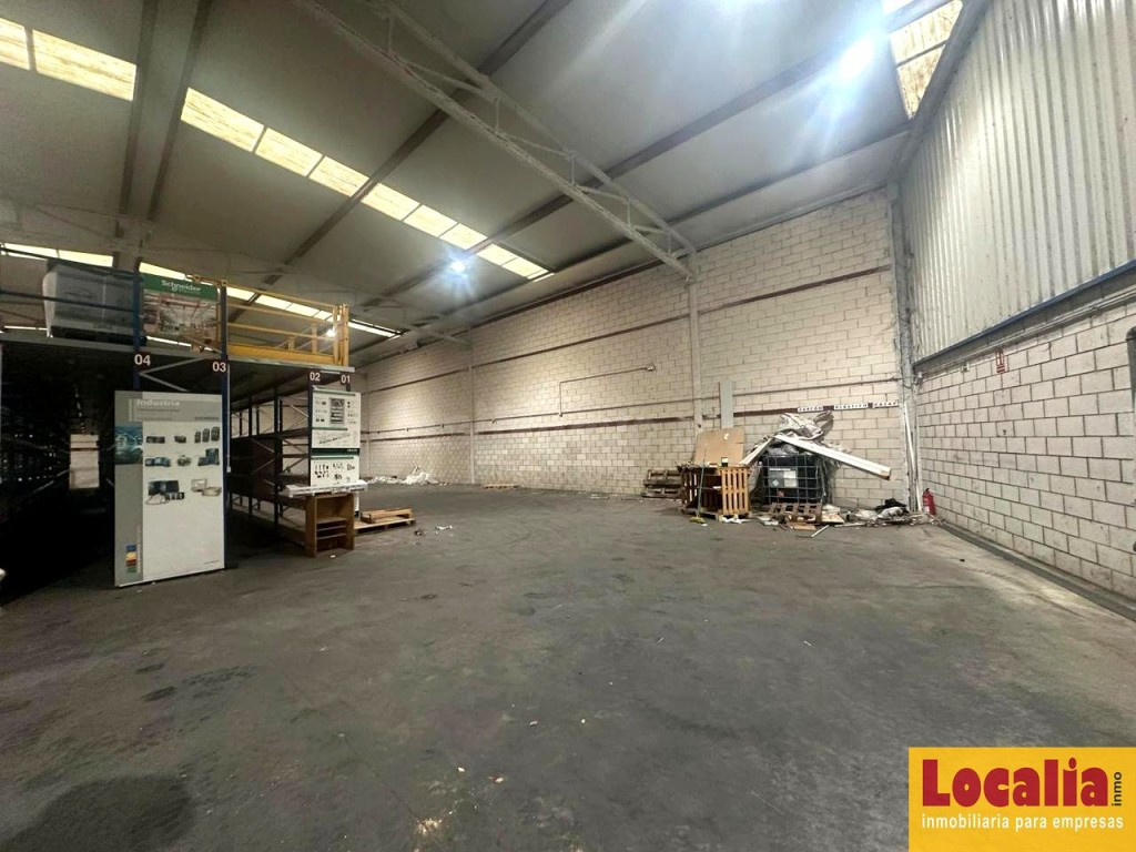Venta nave industrial 1100 metros en Cartes - foto 3