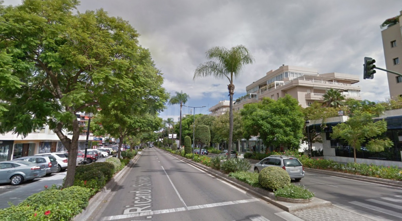 Local comercial en alquiler en MArbella  en la Avda. Ricardo