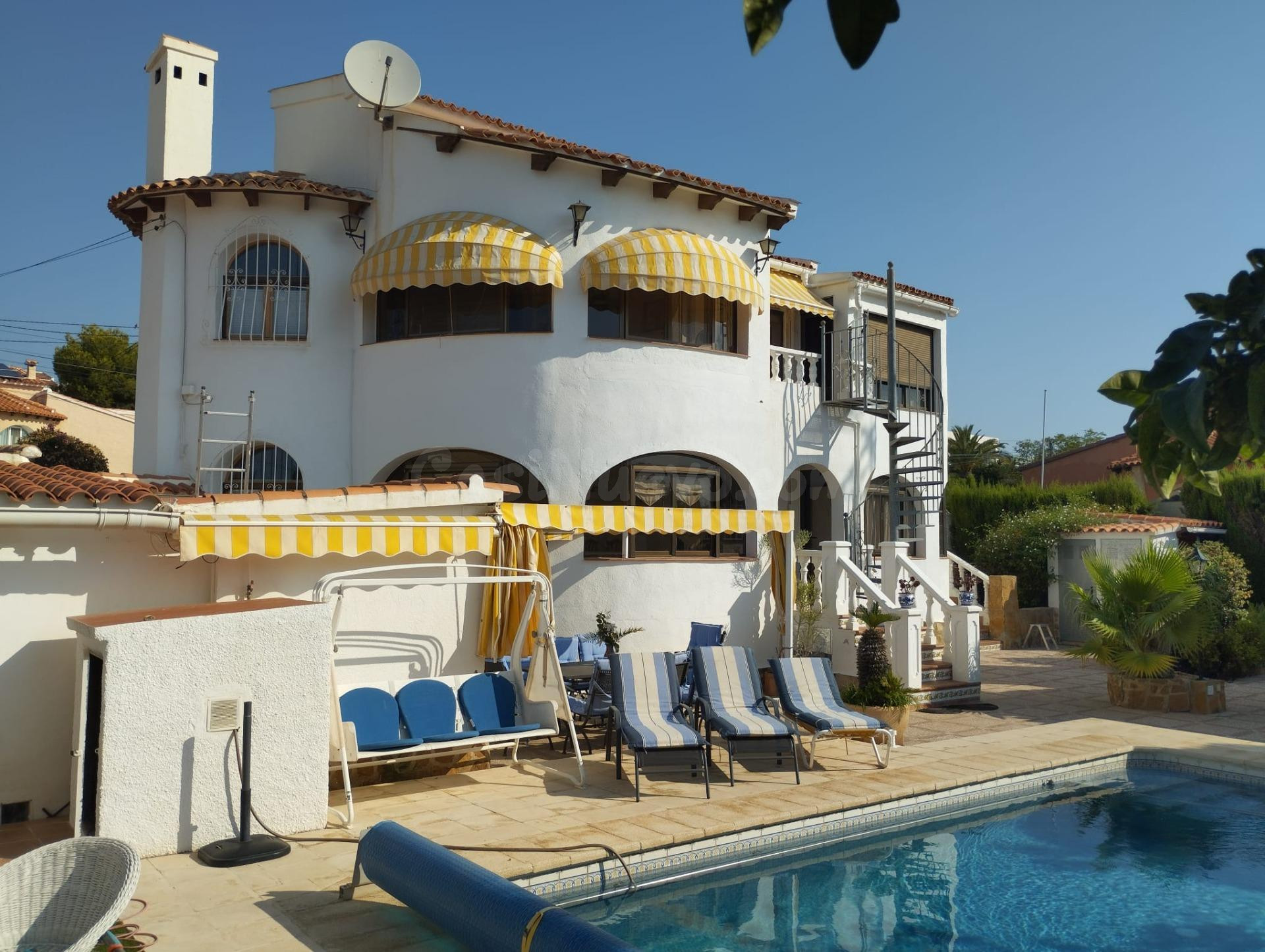 ¡Oportunidad única! Casa con encanto cerca de Calpe con vist