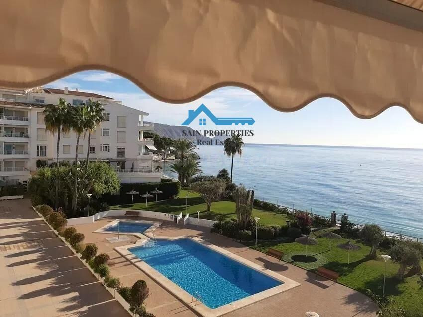 Apartamento Reformado en Primera Línea de Playa en Cap Negre