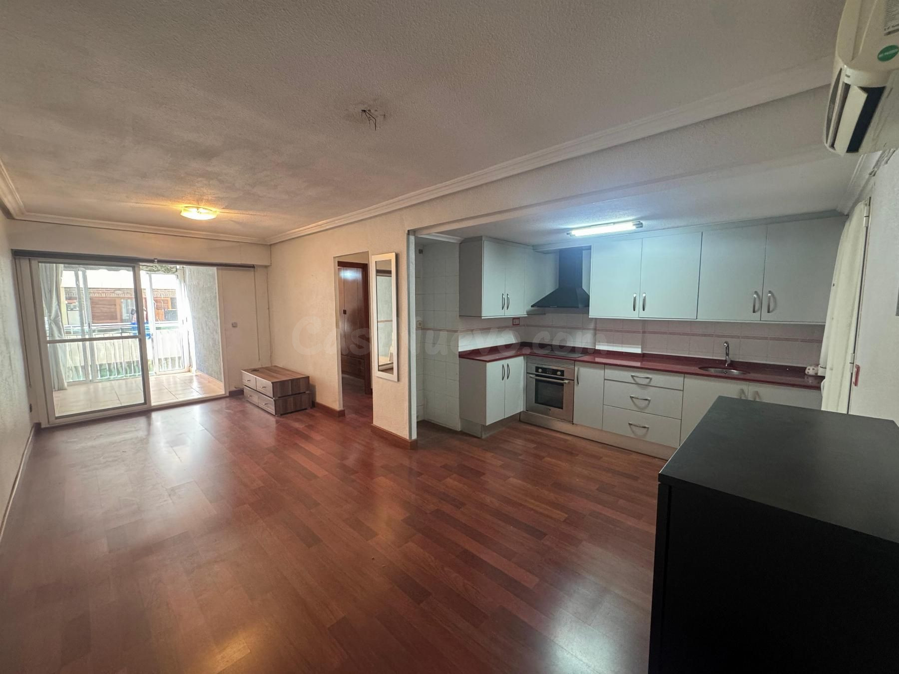 APARTAMENTO DE 3 DORMITORIOS Y 2 BAÑOS EN TORREVIEJA