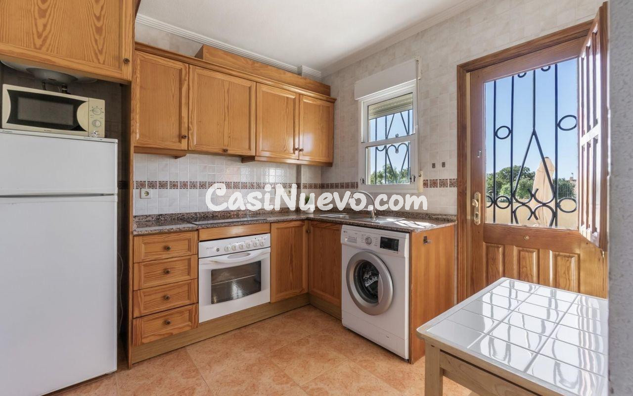 Adosado de tres plantas con solárium privado – Residencial D - foto 5