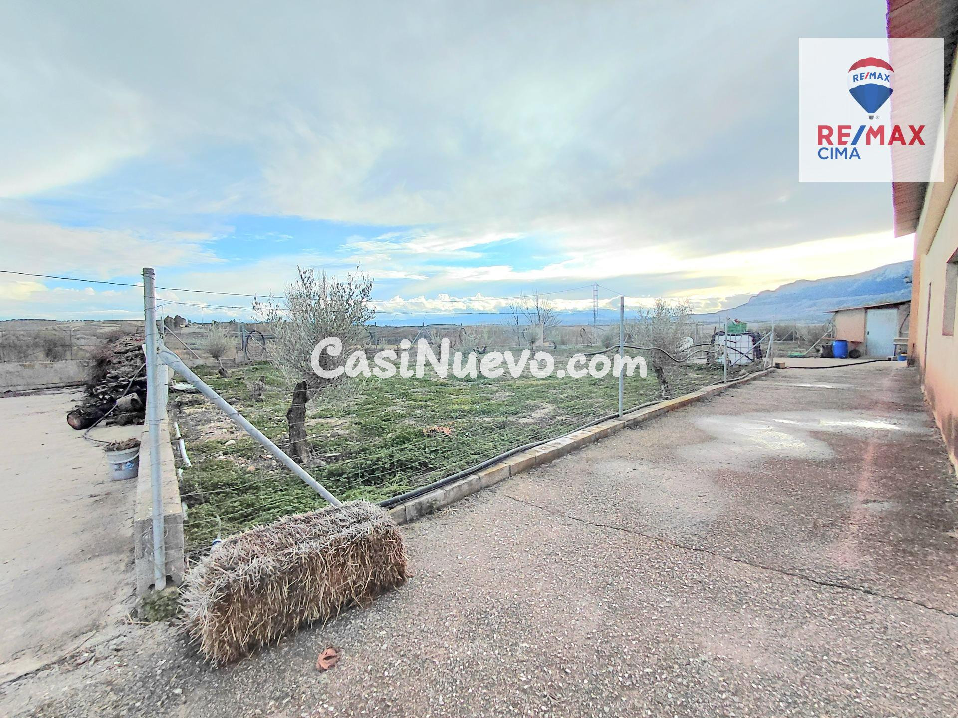 Exclusiva finca con tres viviendas independientes en Huerta  - foto 18