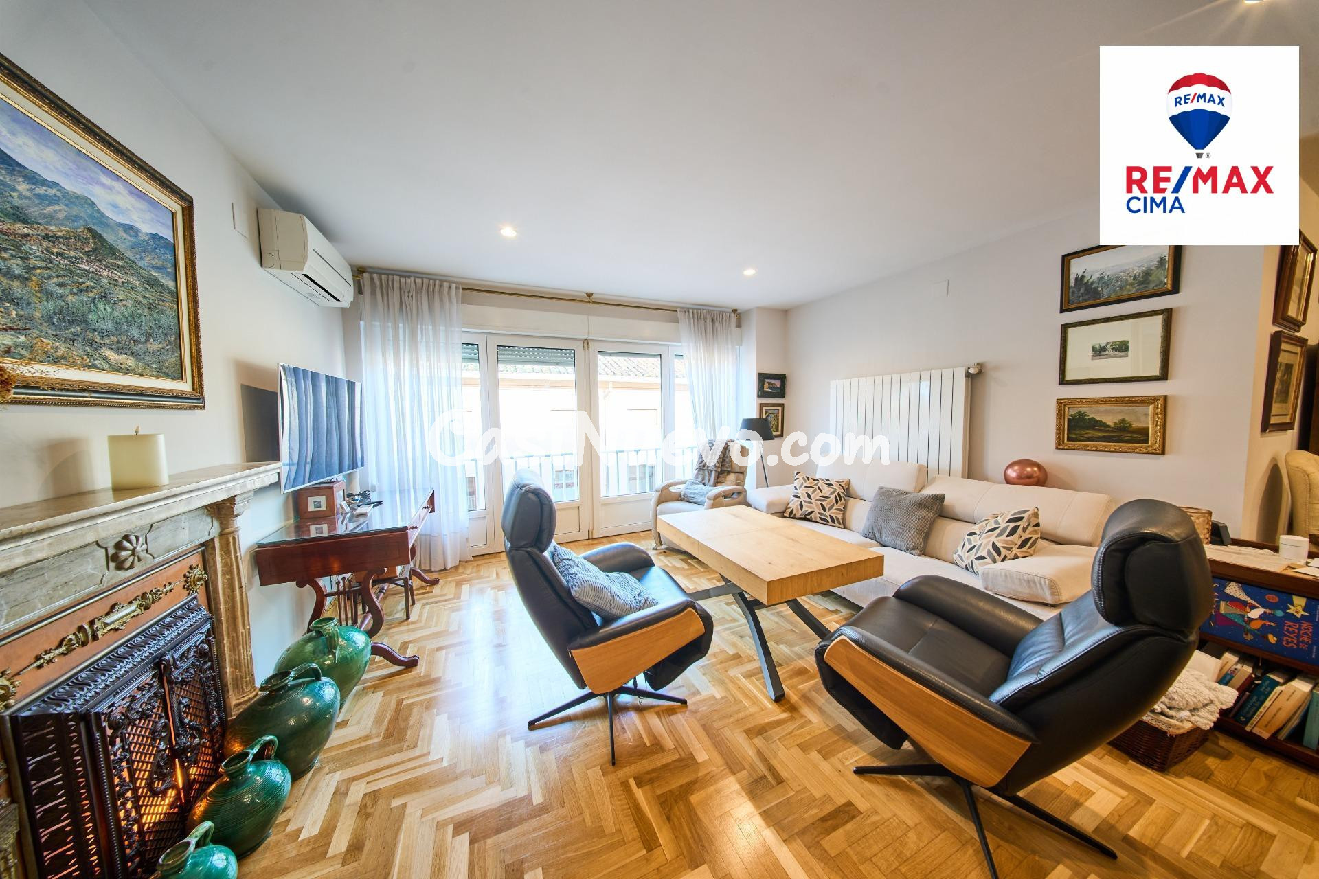 ESPECTACULAR PISO EN EL CENTRO JUNTO AL REALEJO - foto 2