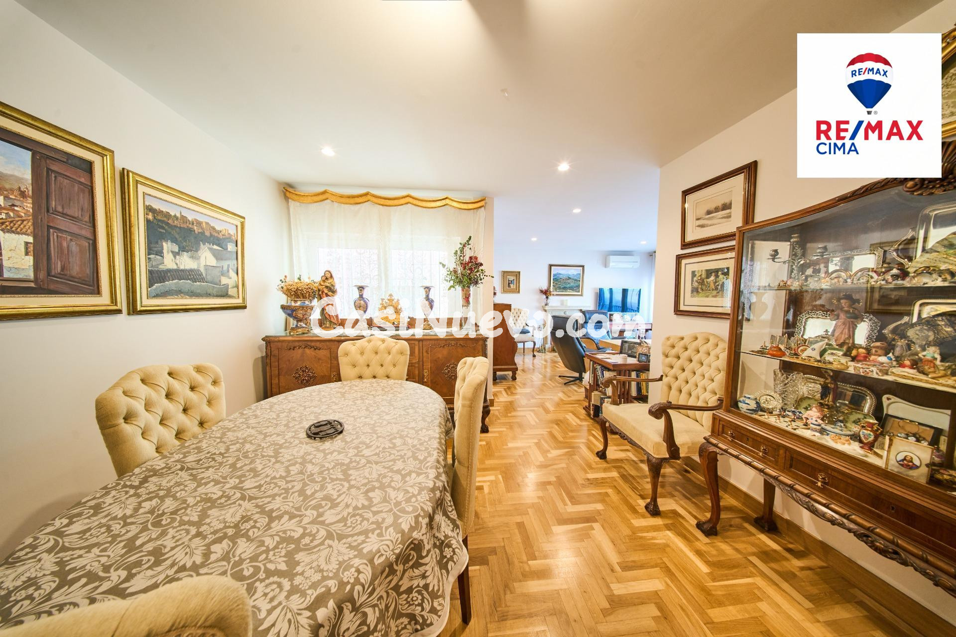 ESPECTACULAR PISO EN EL CENTRO JUNTO AL REALEJO - foto 14