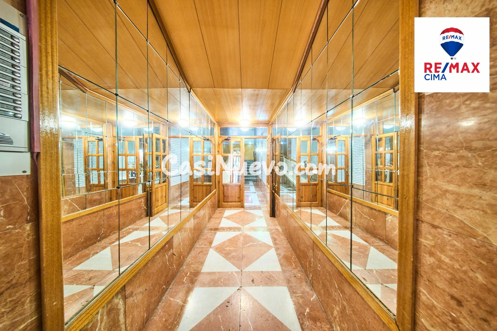 ESPECTACULAR PISO EN EL CENTRO JUNTO AL REALEJO - foto 44