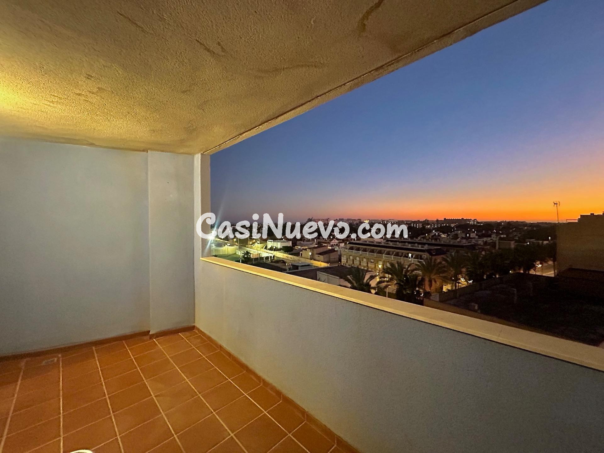 Espectacular vivienda reformada con terraza y vistas al mar  - foto 3