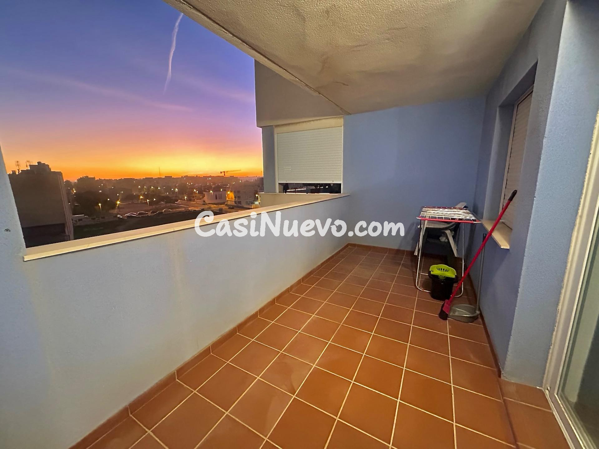 Espectacular vivienda reformada con terraza y vistas al mar  - foto 4