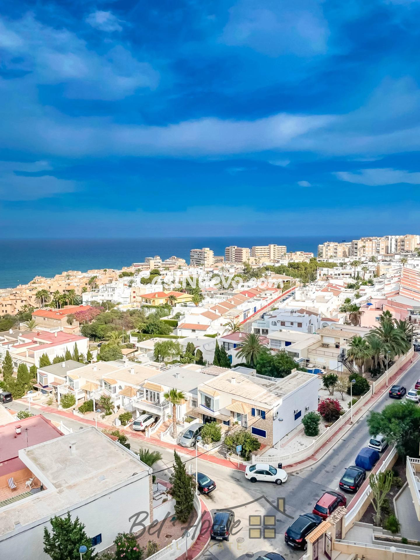 Apartamento de 2 dormitorios con vistas al mar en Torrelamat