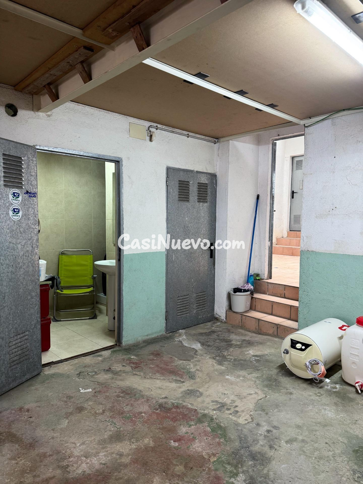 Almacén / Local industrial de 150 m2 en el centro de Llançà - foto 10