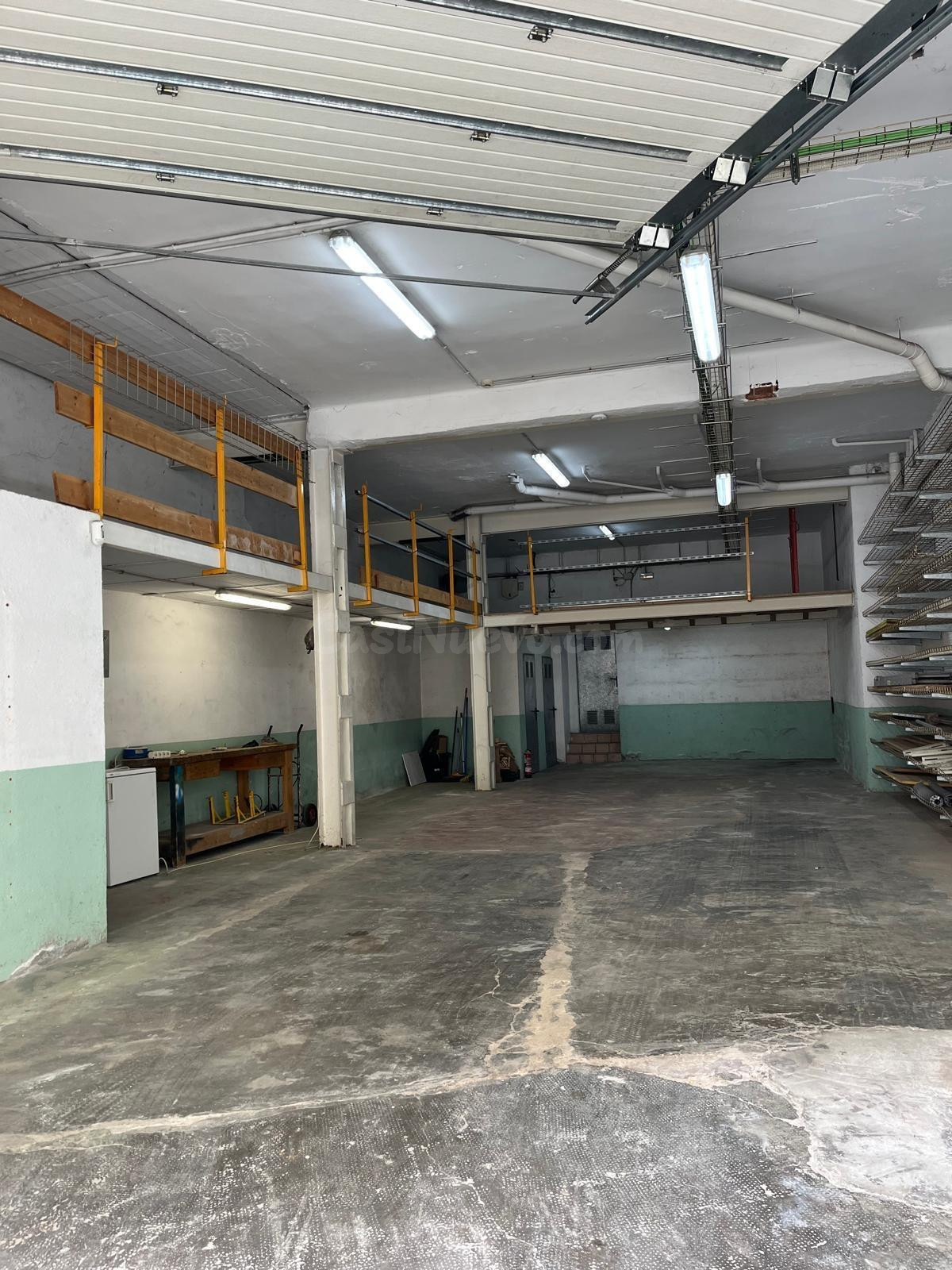 Almacén / Local industrial de 150 m2 en el centro de Llançà - foto 3