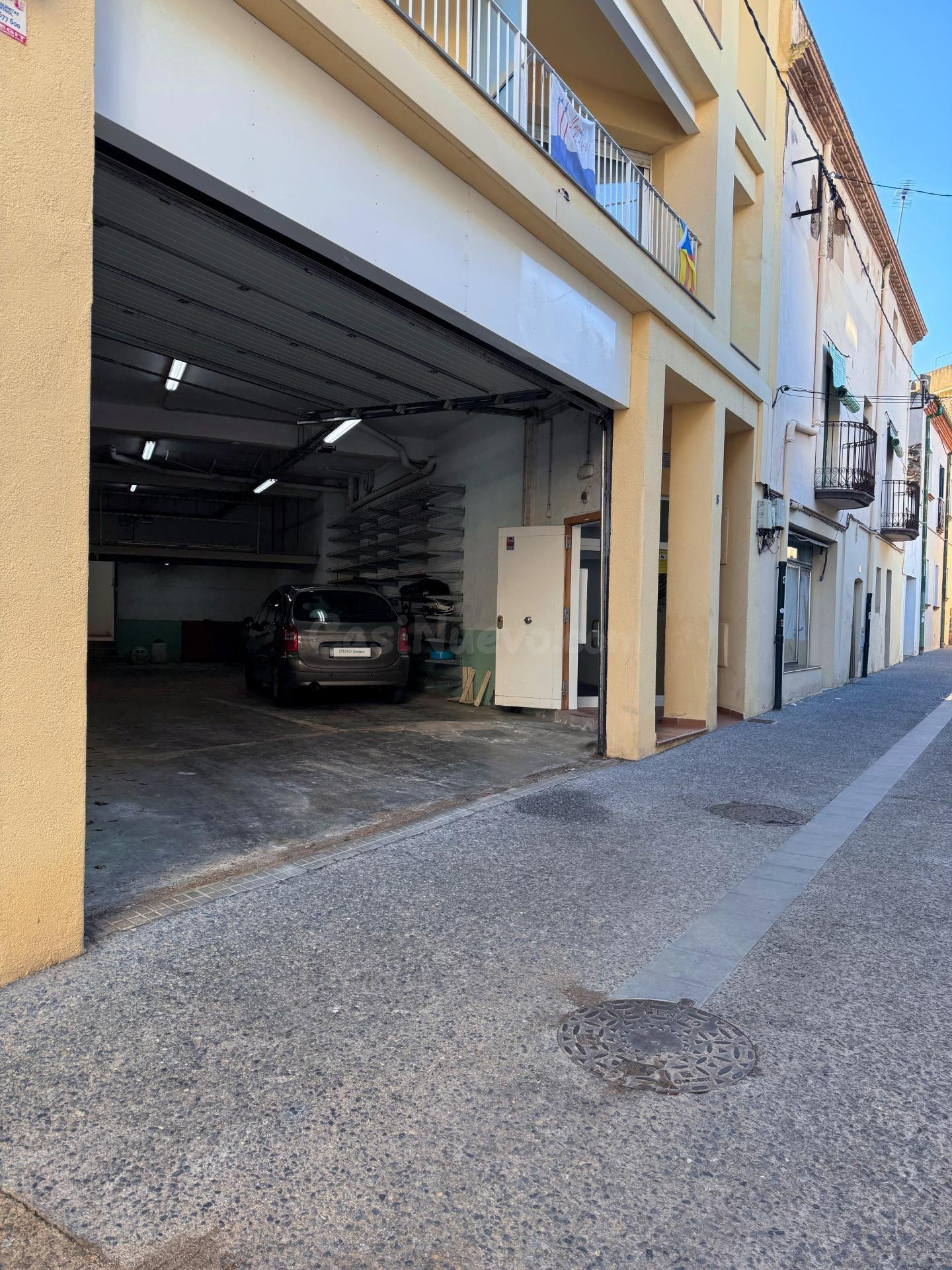 Almacén / Local industrial de 150 m2 en el centro de Llançà - foto 4