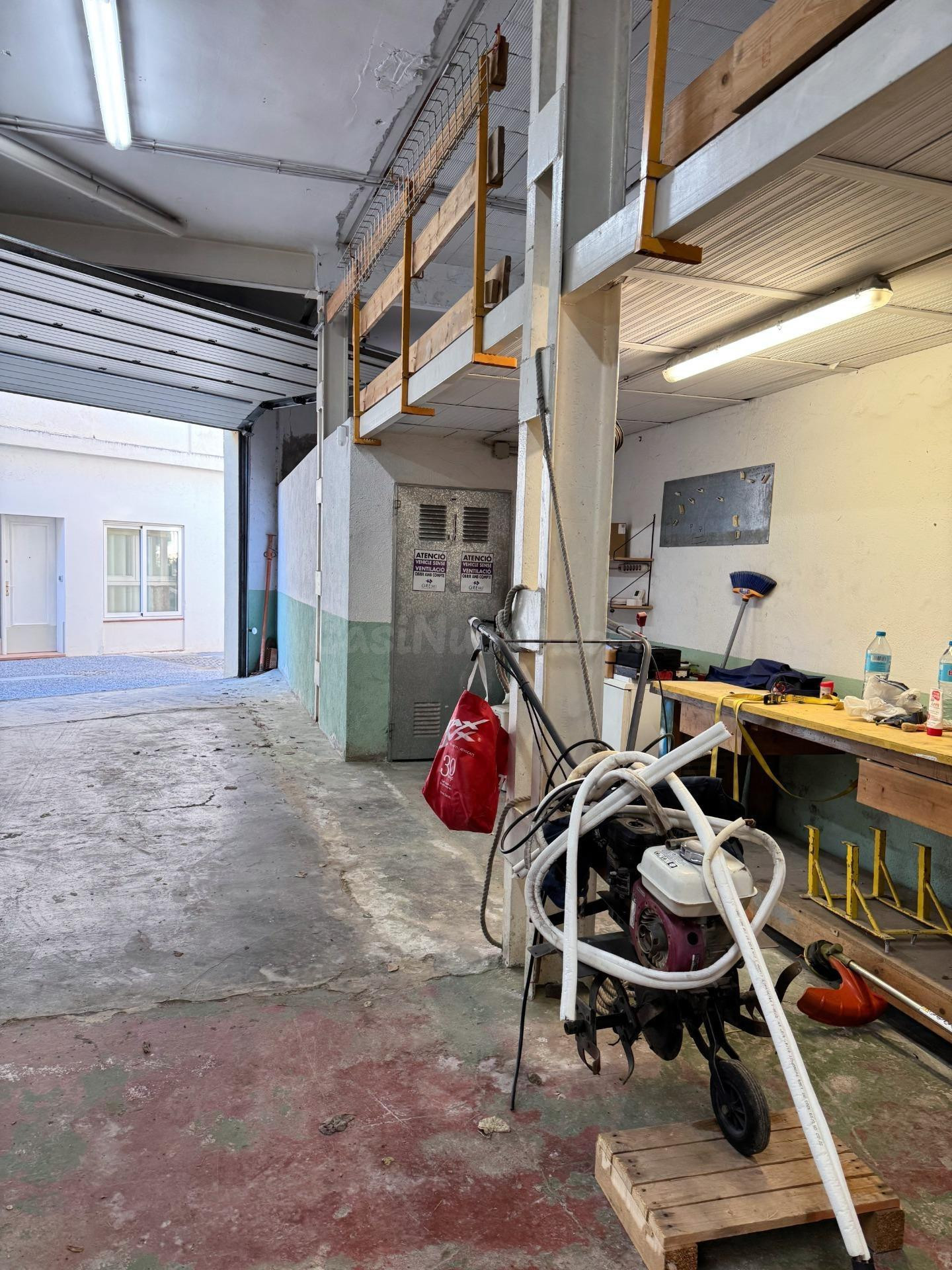 Almacén / Local industrial de 150 m2 en el centro de Llançà - foto 5