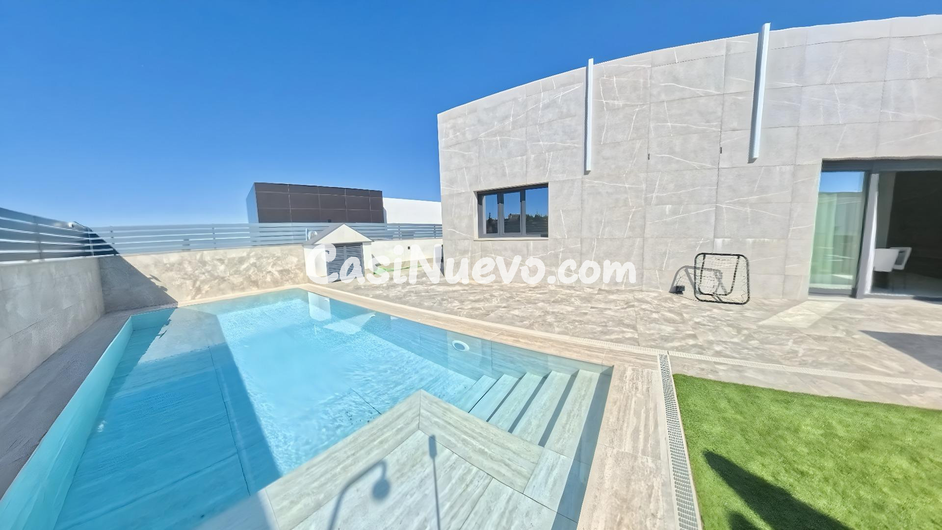 Chalet Independiente de Lujo en La Zubia: Eficiencia, Luz y  - foto 2