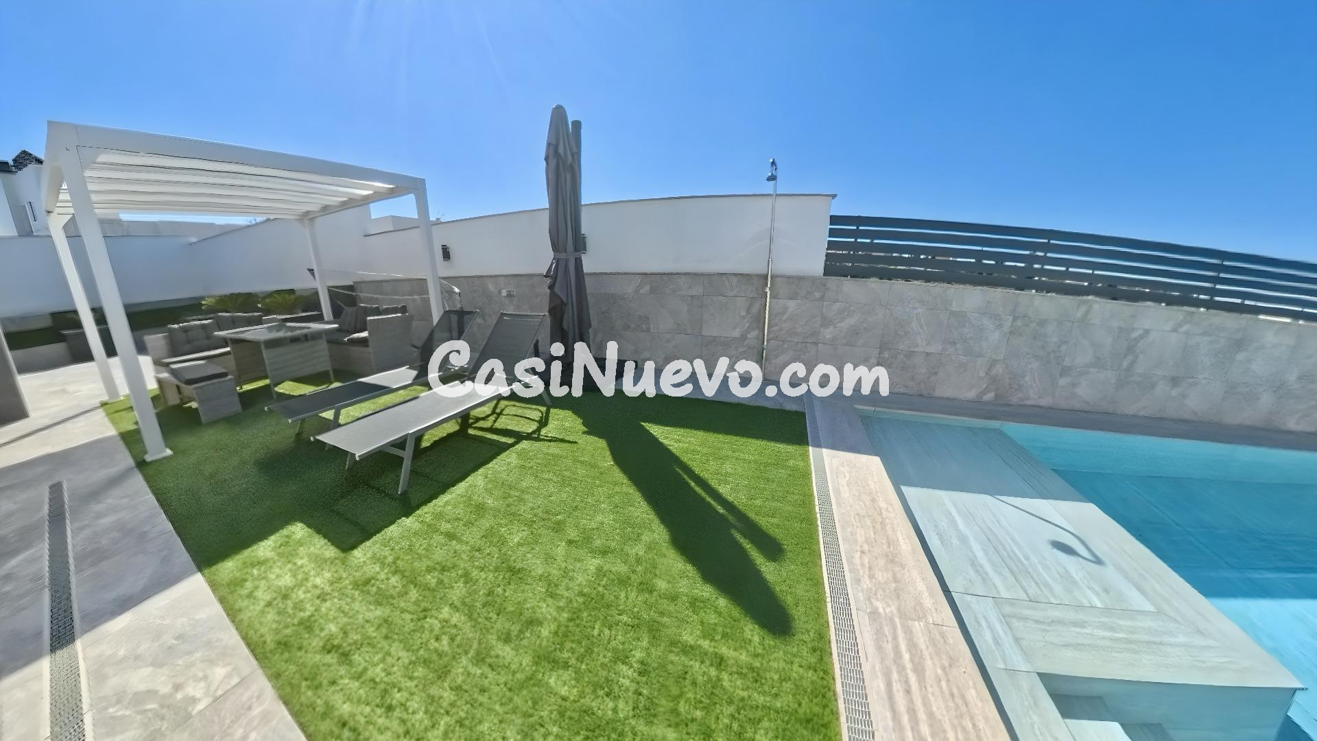 Chalet Independiente de Lujo en La Zubia: Eficiencia, Luz y  - foto 4