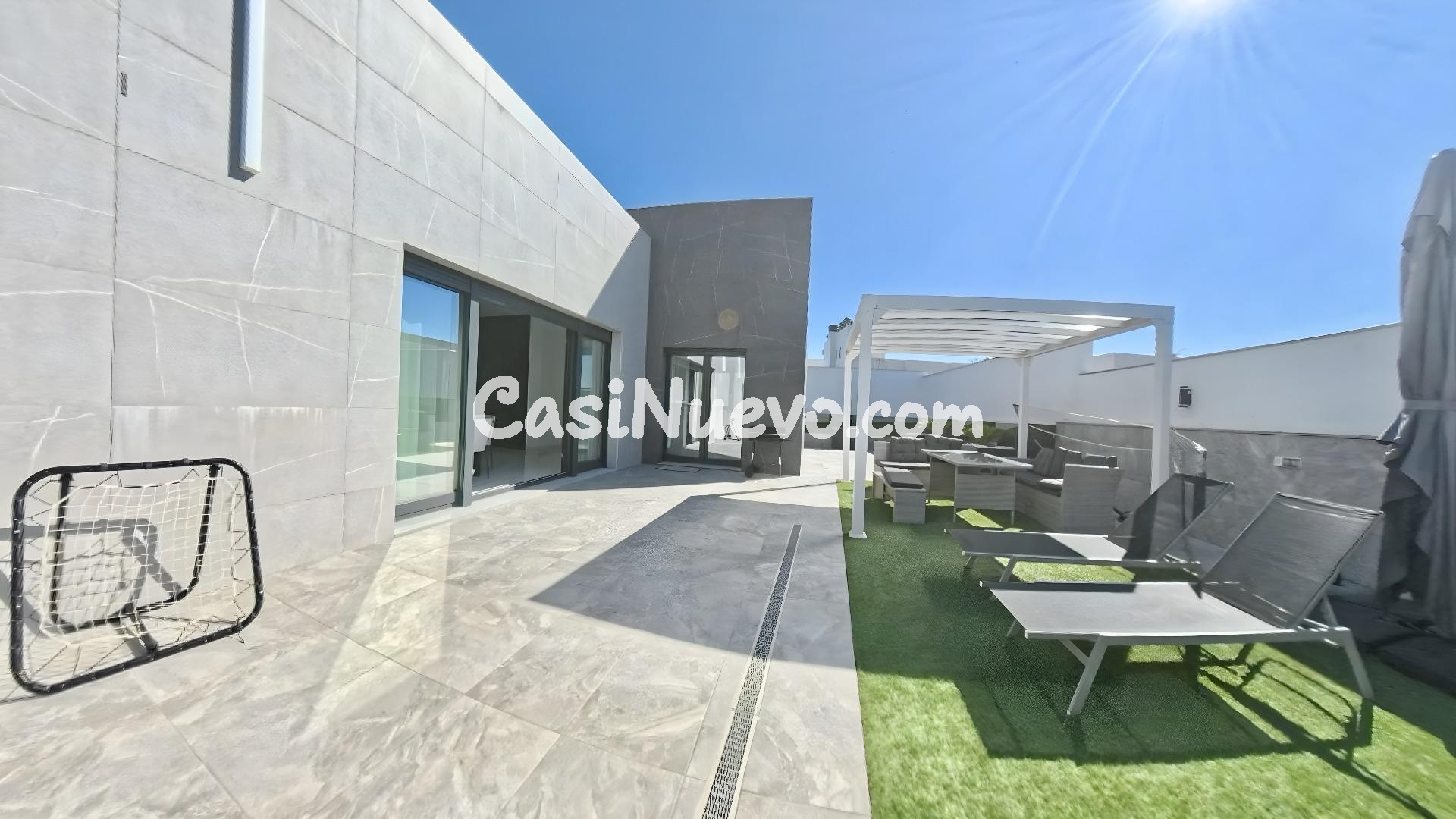 Chalet Independiente de Lujo en La Zubia: Eficiencia, Luz y  - foto 9