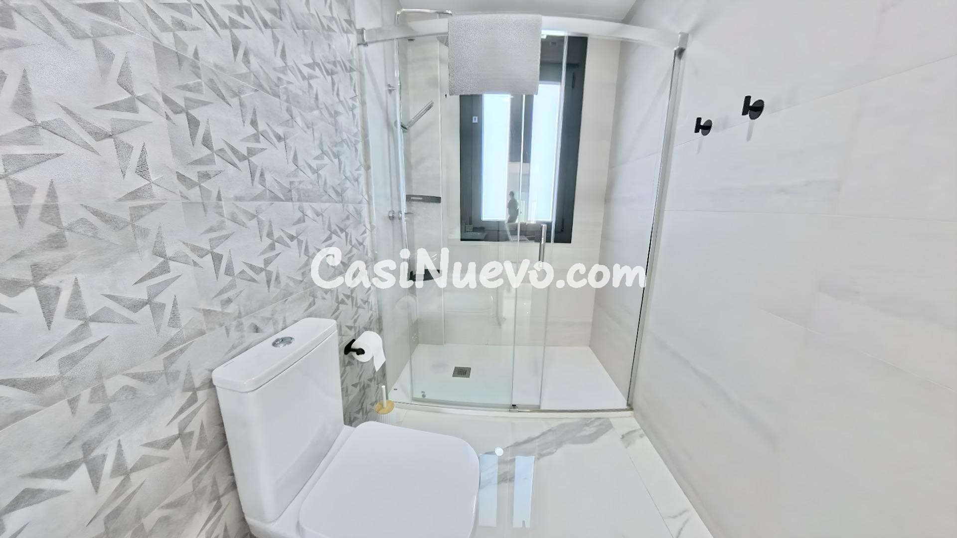 Chalet Independiente de Lujo en La Zubia: Eficiencia, Luz y  - foto 40