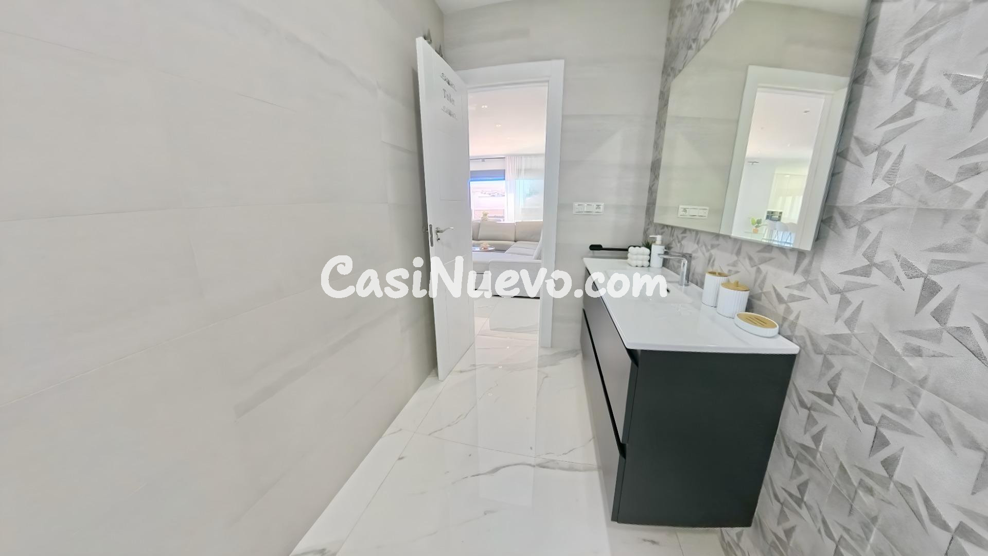 Chalet Independiente de Lujo en La Zubia: Eficiencia, Luz y  - foto 42