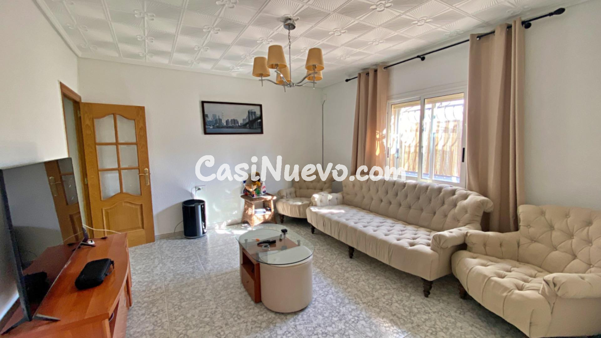 CASA EN ESQUINA CON PATIO, SOLARIUM Y GARAJE