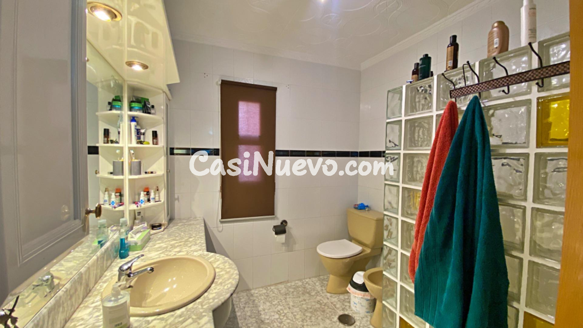 CASA EN ESQUINA CON PATIO, SOLARIUM Y GARAJE - foto 9