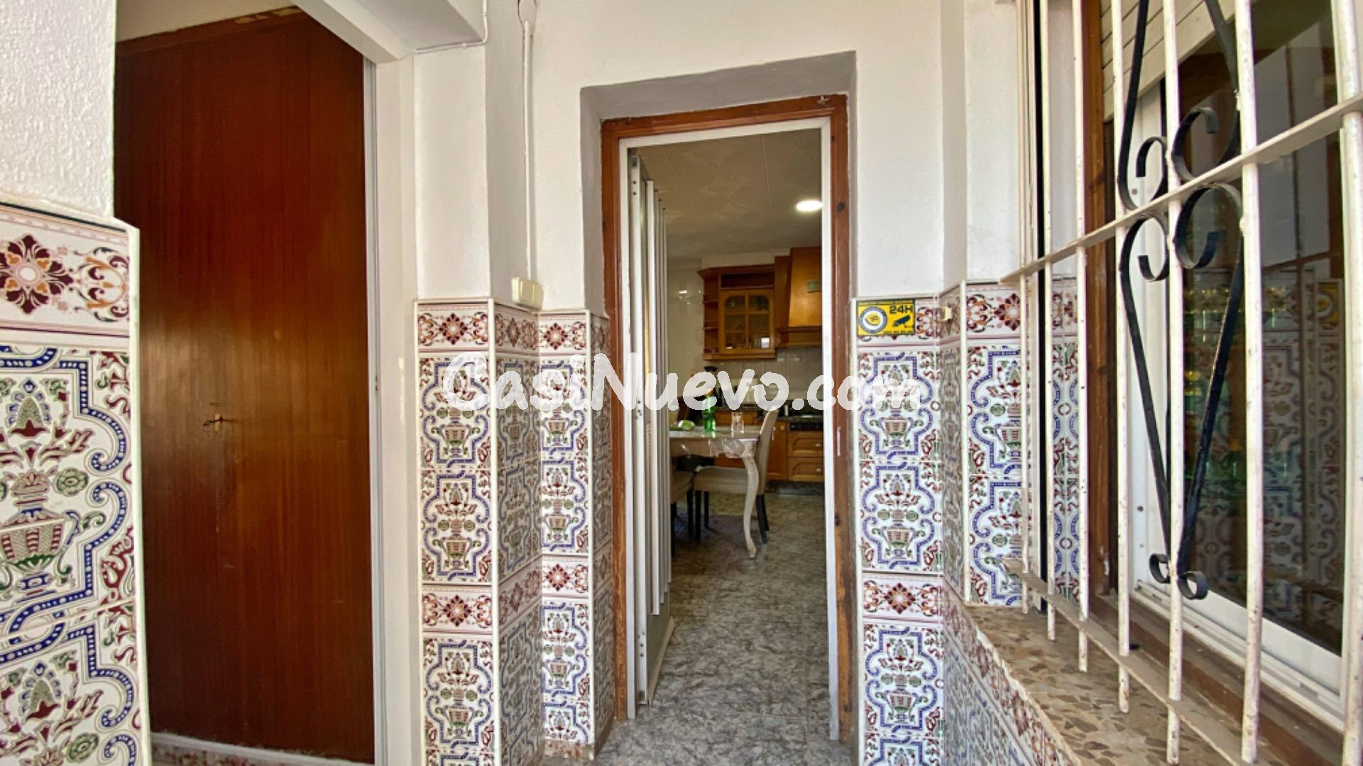 CASA EN ESQUINA CON PATIO, SOLARIUM Y GARAJE - foto 16