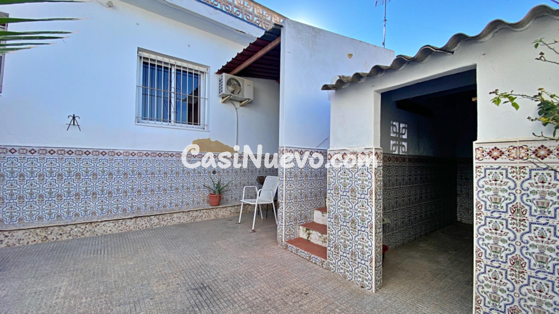 CASA EN ESQUINA CON PATIO, SOLARIUM Y GARAJE - foto 20