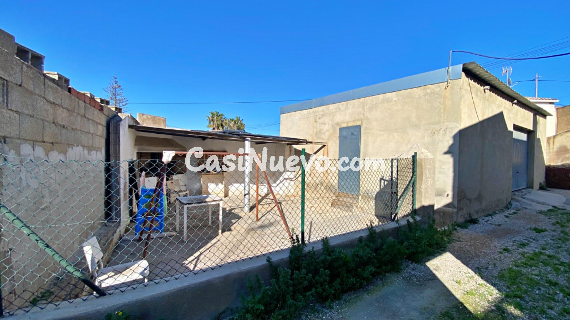 CASA EN ESQUINA CON PATIO, SOLARIUM Y GARAJE - foto 24