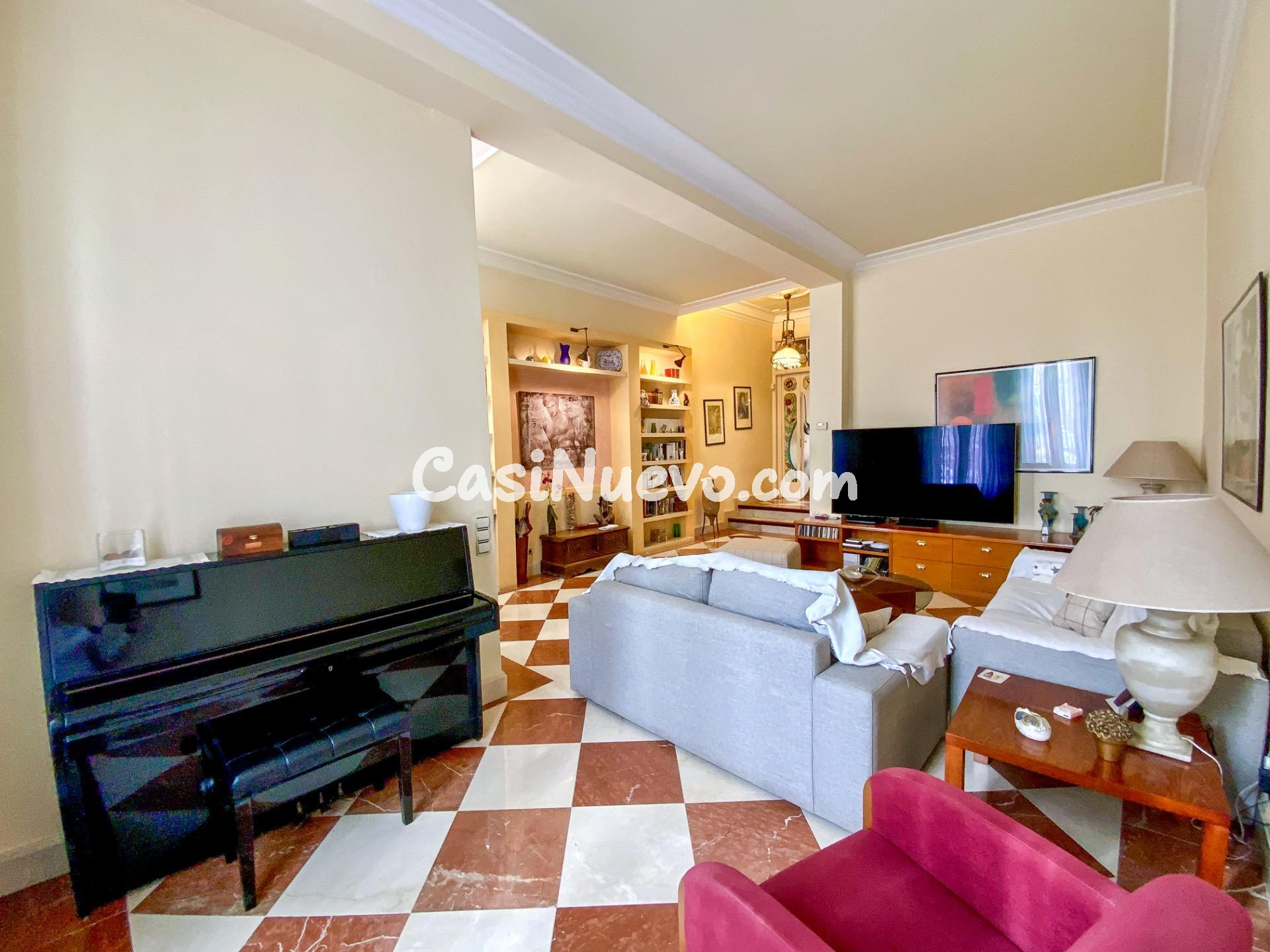 Casa centenaria con patio de 70 m2, elementos originales y v - foto 8