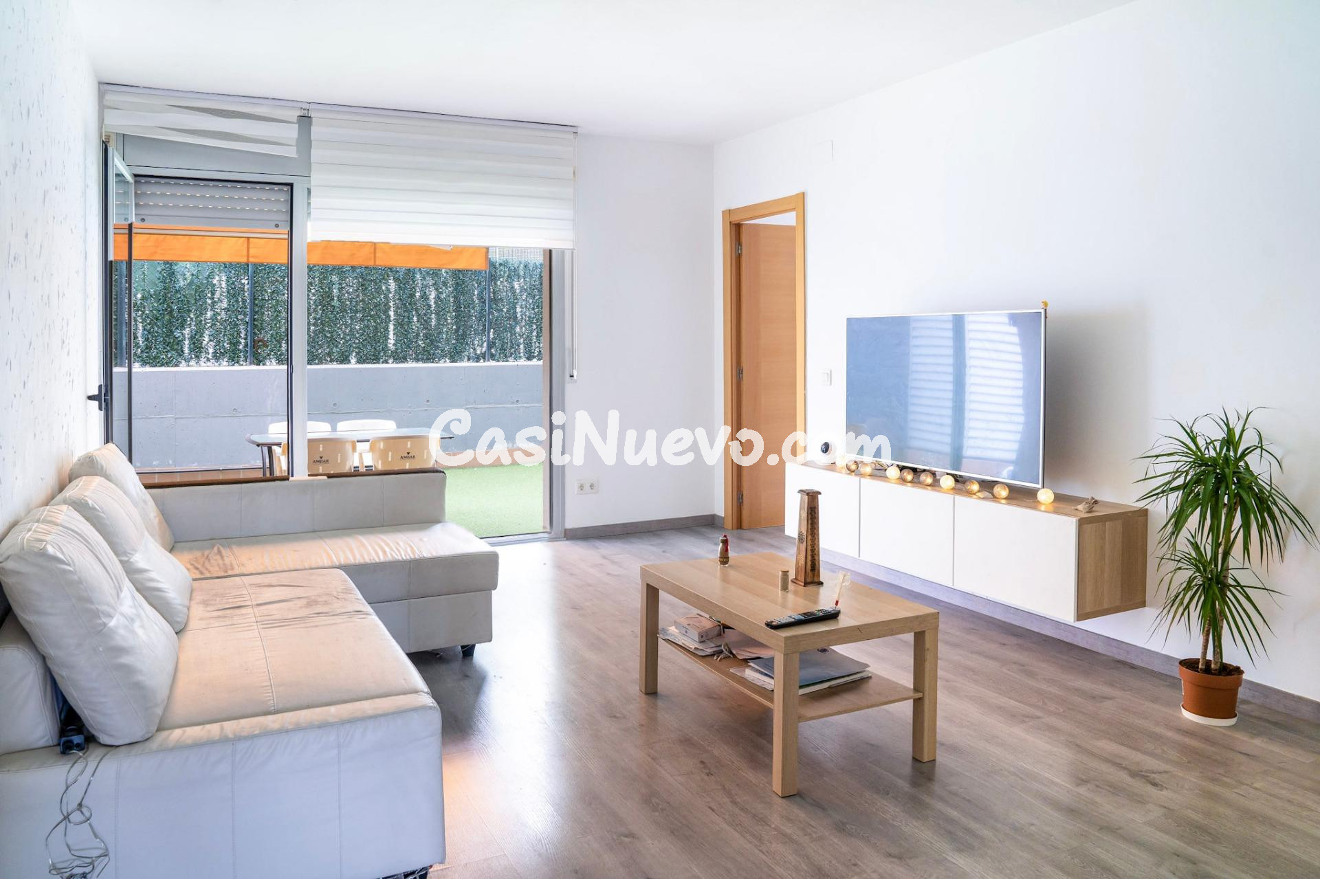 Tu refugio junto al mar: planta baja con terraza privada en 