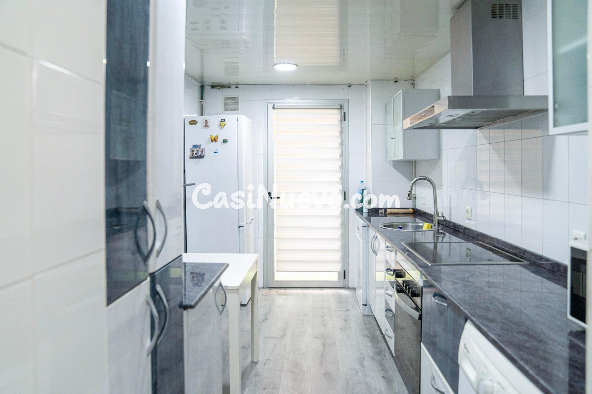 Tu refugio junto al mar: planta baja con terraza privada en  - foto 6