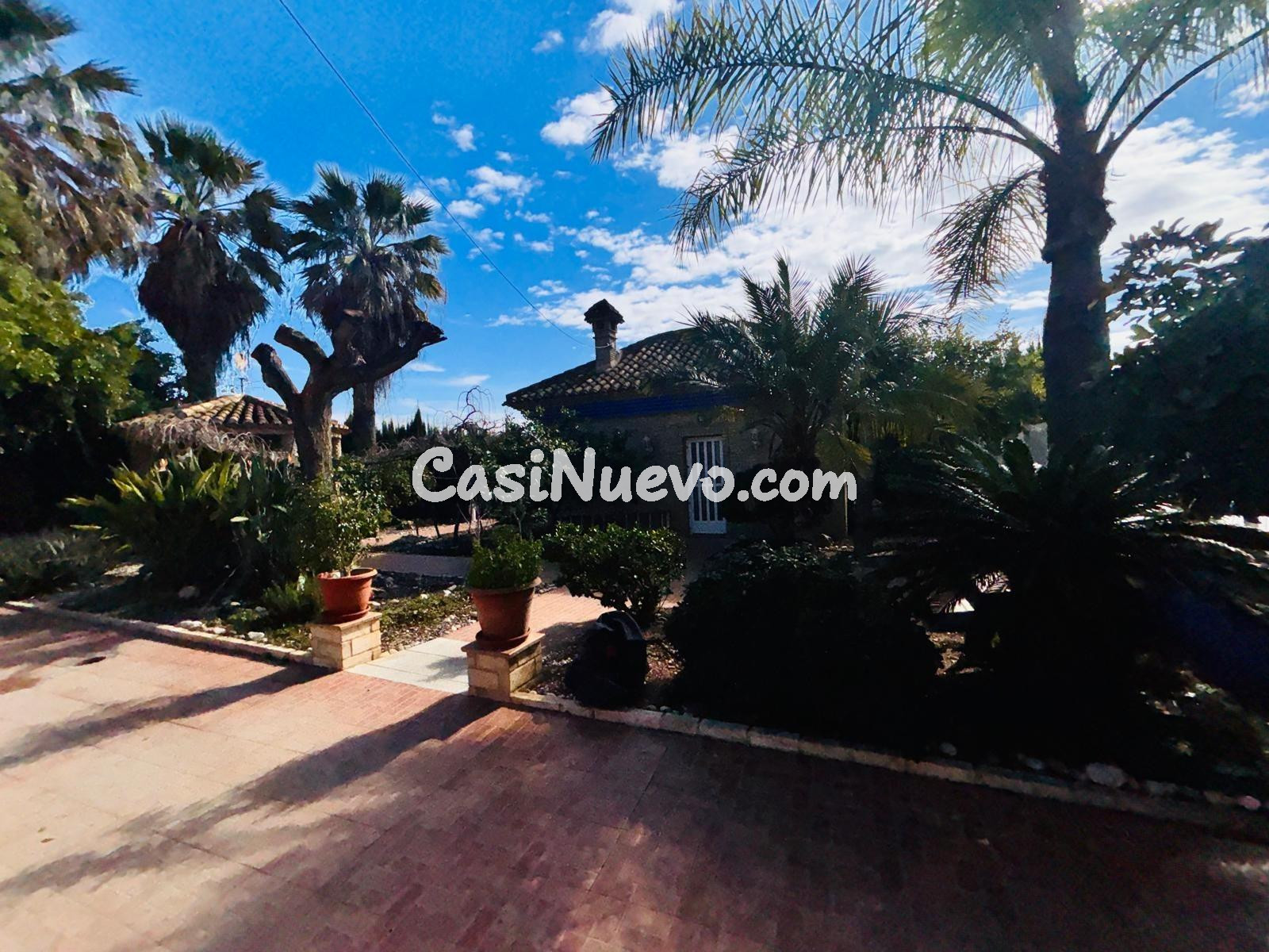 Villa señorial con casa de invitados en gran parcela privada - foto 2