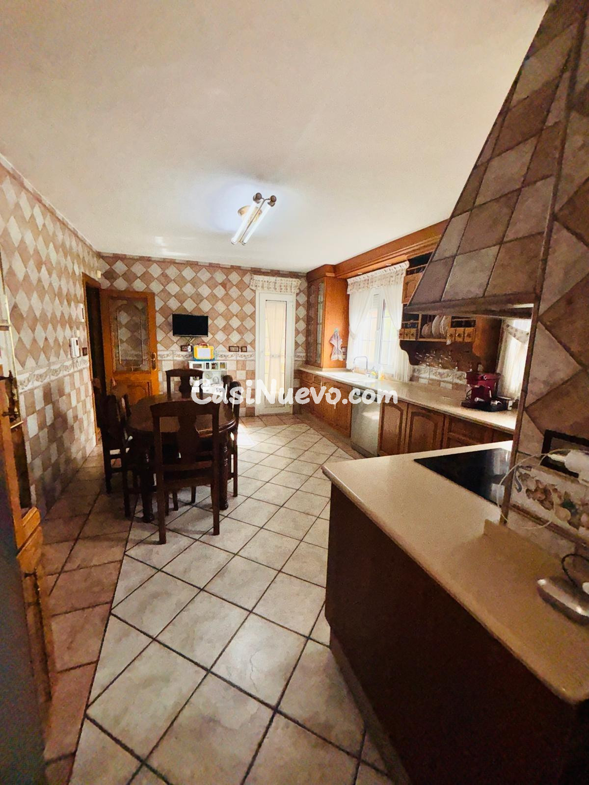 Villa señorial con casa de invitados en gran parcela privada - foto 8