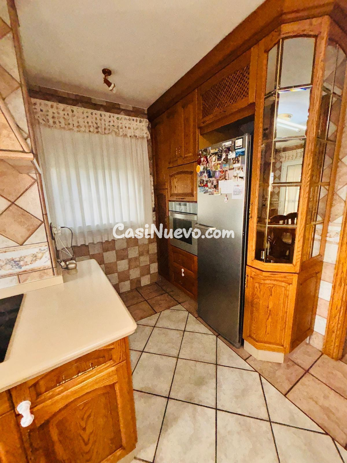 Villa señorial con casa de invitados en gran parcela privada - foto 9