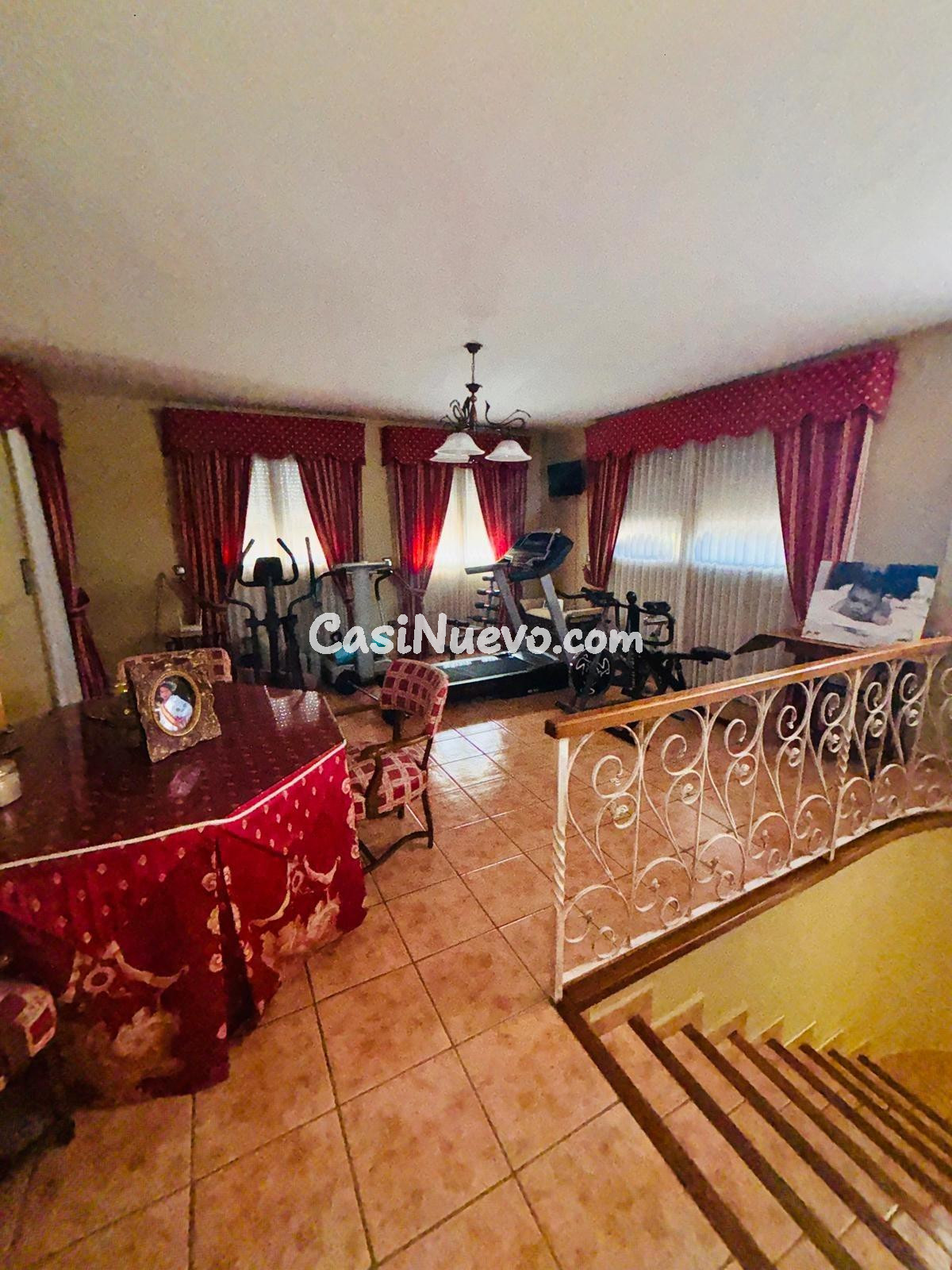 Villa señorial con casa de invitados en gran parcela privada - foto 30