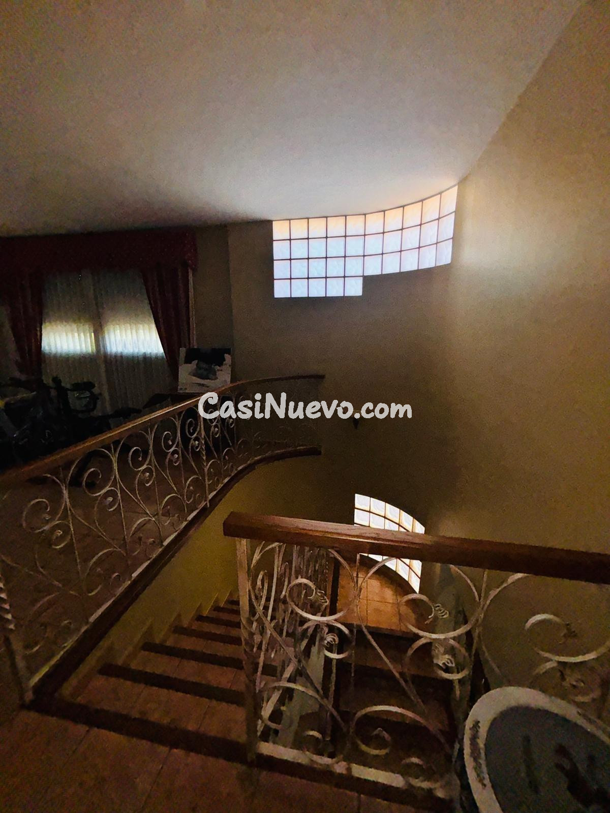 Villa señorial con casa de invitados en gran parcela privada - foto 36